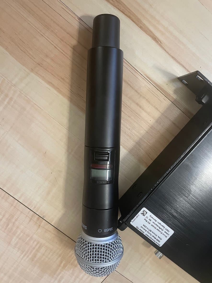 Цифровая радиосистема Shure QLXD24 SM58 4