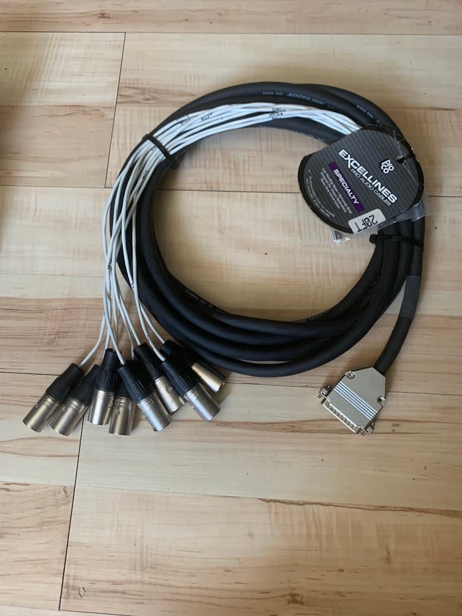 Кабель ProCo DB25 - 8 XLRm Cable 7