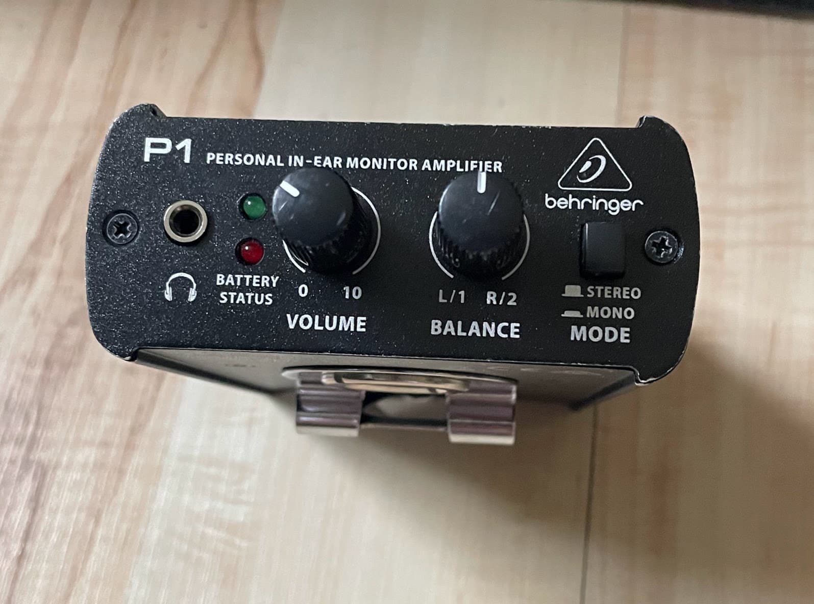 Усилитель ушного мониторинга Behringer POWERPLAY P1 3